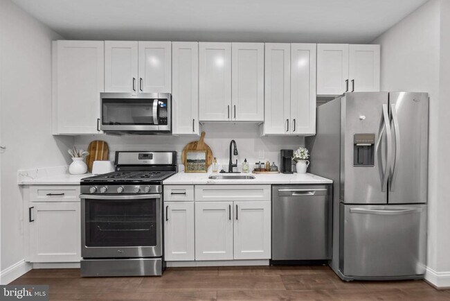 Building Photo - 1363 Childress St NE