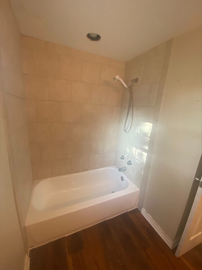 Building Photo - 1191 Big Rock St