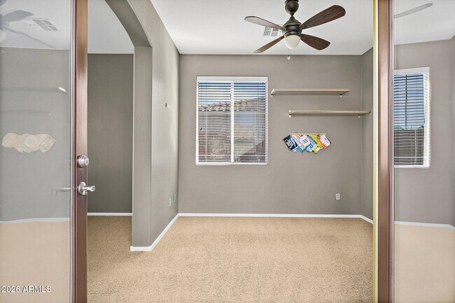 Building Photo - 4129 E Clubview Dr