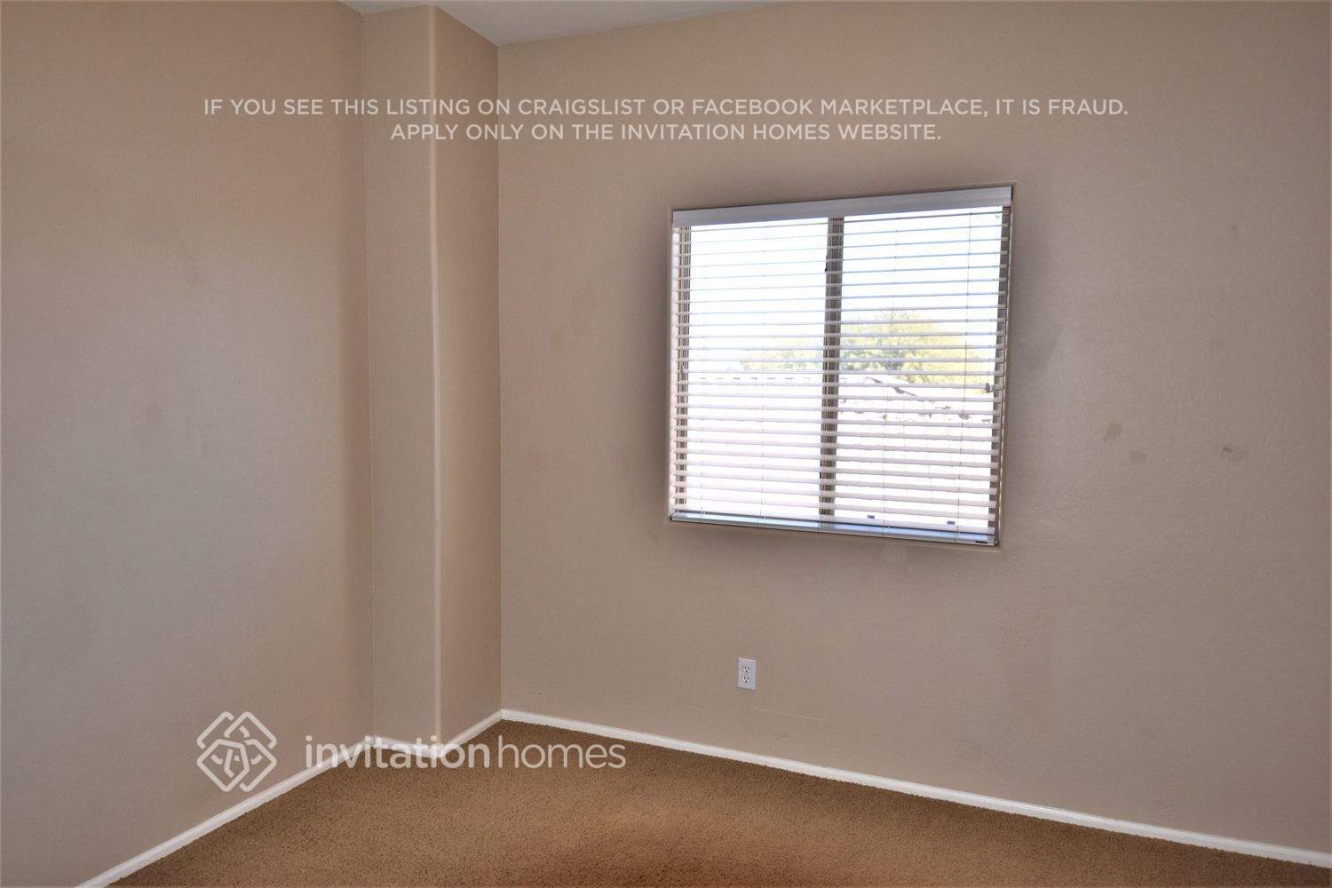 Building Photo - 44258 W Cypress Ln