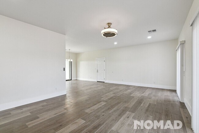 Building Photo - Brand New Charming 3BR House in Gilbert