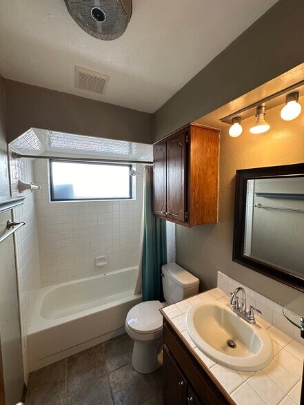 Building Photo - 17600 Durbin Park Rd