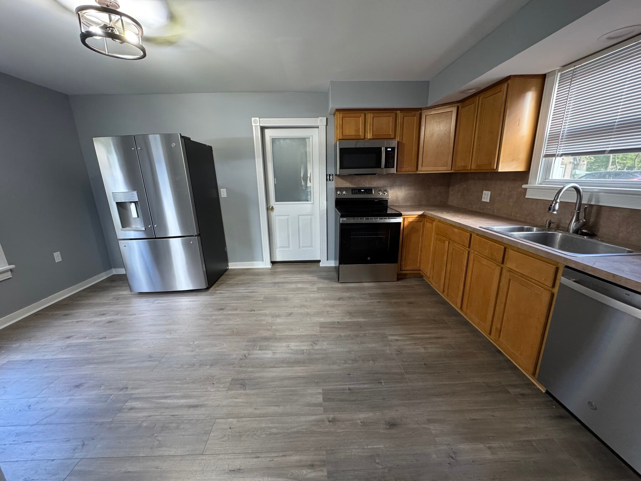Kitchen - 205 Fair St