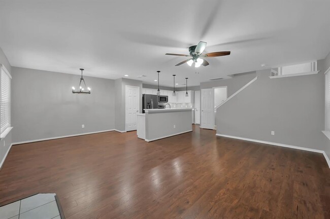 Building Photo - 27 S Villa Oaks Dr