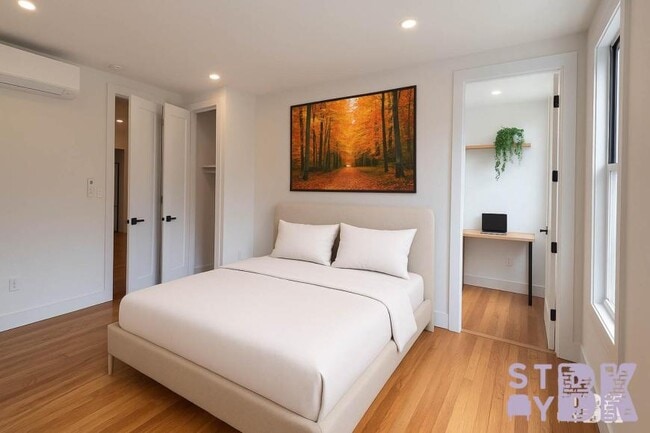 Building Photo - 3 bedroom in Brooklyn NY 11222