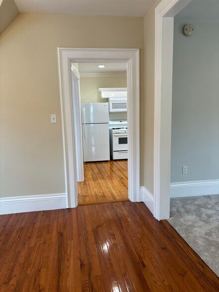 Building Photo - 92 Ashland, 2