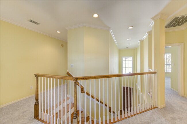 Building Photo - 2124 Nantucket Dr