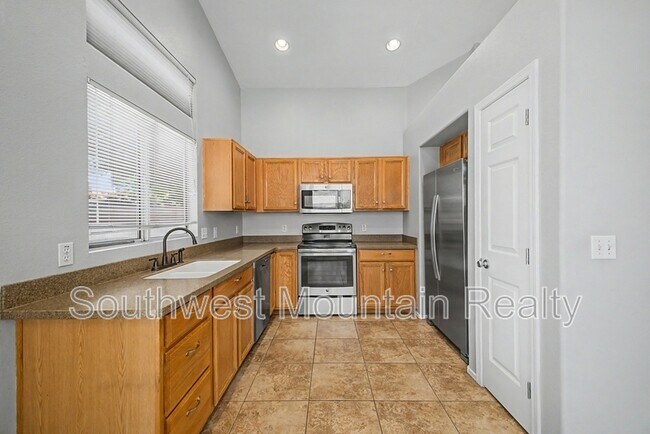 Building Photo - 649 S Banning