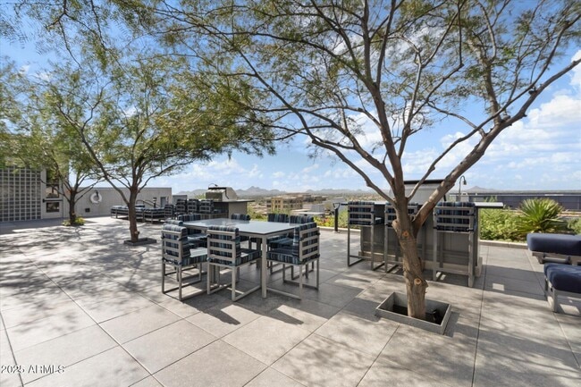 Building Photo - 7180 E Kierland Blvd