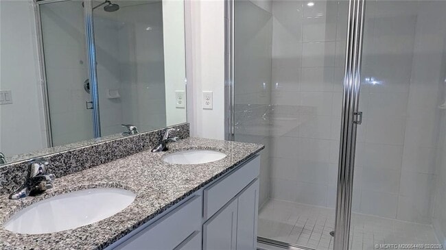 Building Photo - 373 SE Sea Hunt Wy