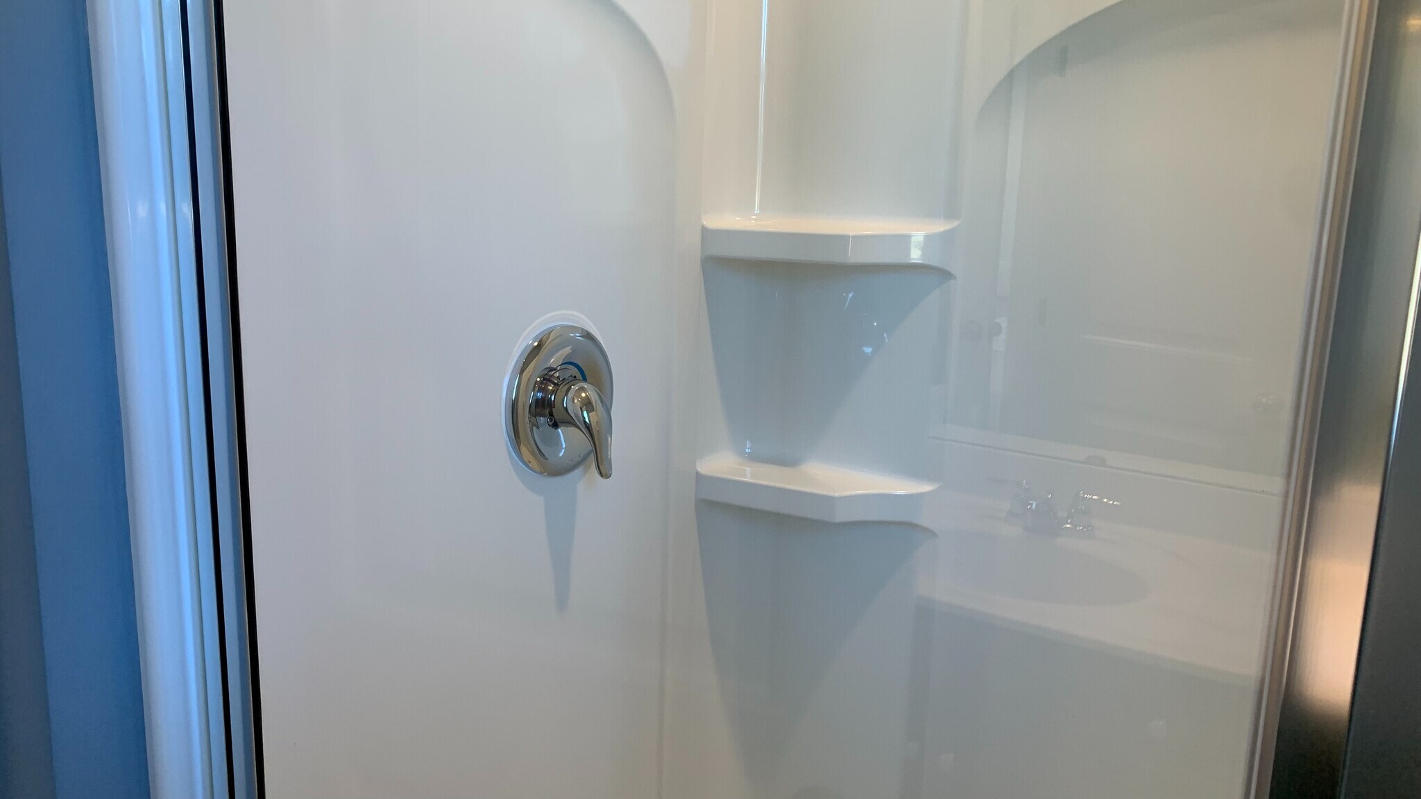 Building Photo - Room in House on Gunderson Ln