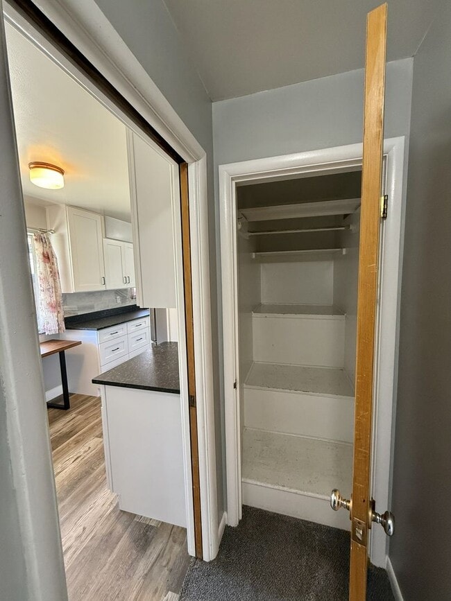 Building Photo - Cute, Comfy & Convenient — 4-Bedroom Ogden...