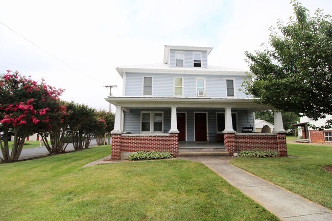 Building Photo - 1121 Shenandoah St