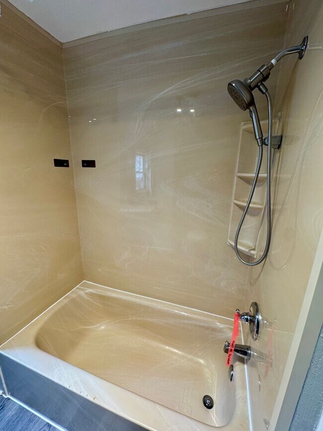 Building Photo - 111 S Ohio St