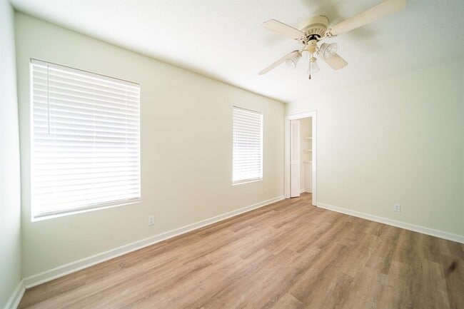 Building Photo - 5400 Sheldon St