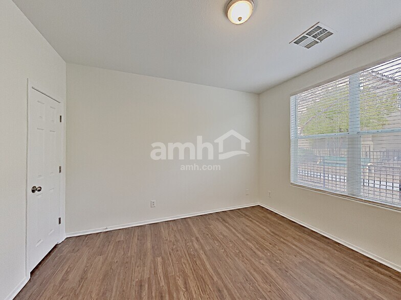 Building Photo - 8834 Salvestrin Point Ave