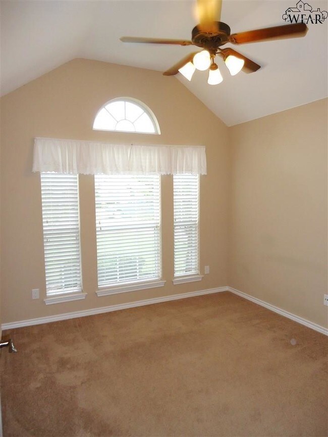 Building Photo - 4823 Belair Blvd