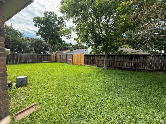 Building Photo - 4411 Treasure Trail