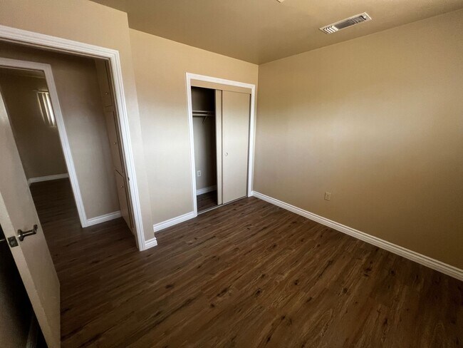 Building Photo - 6370-6370 Tamarisk Ave