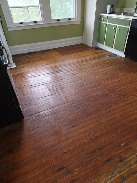 Kitchen - 114 S 5th Ave