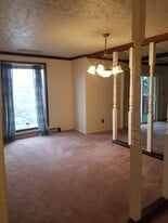 Building Photo - 2752 University Ave