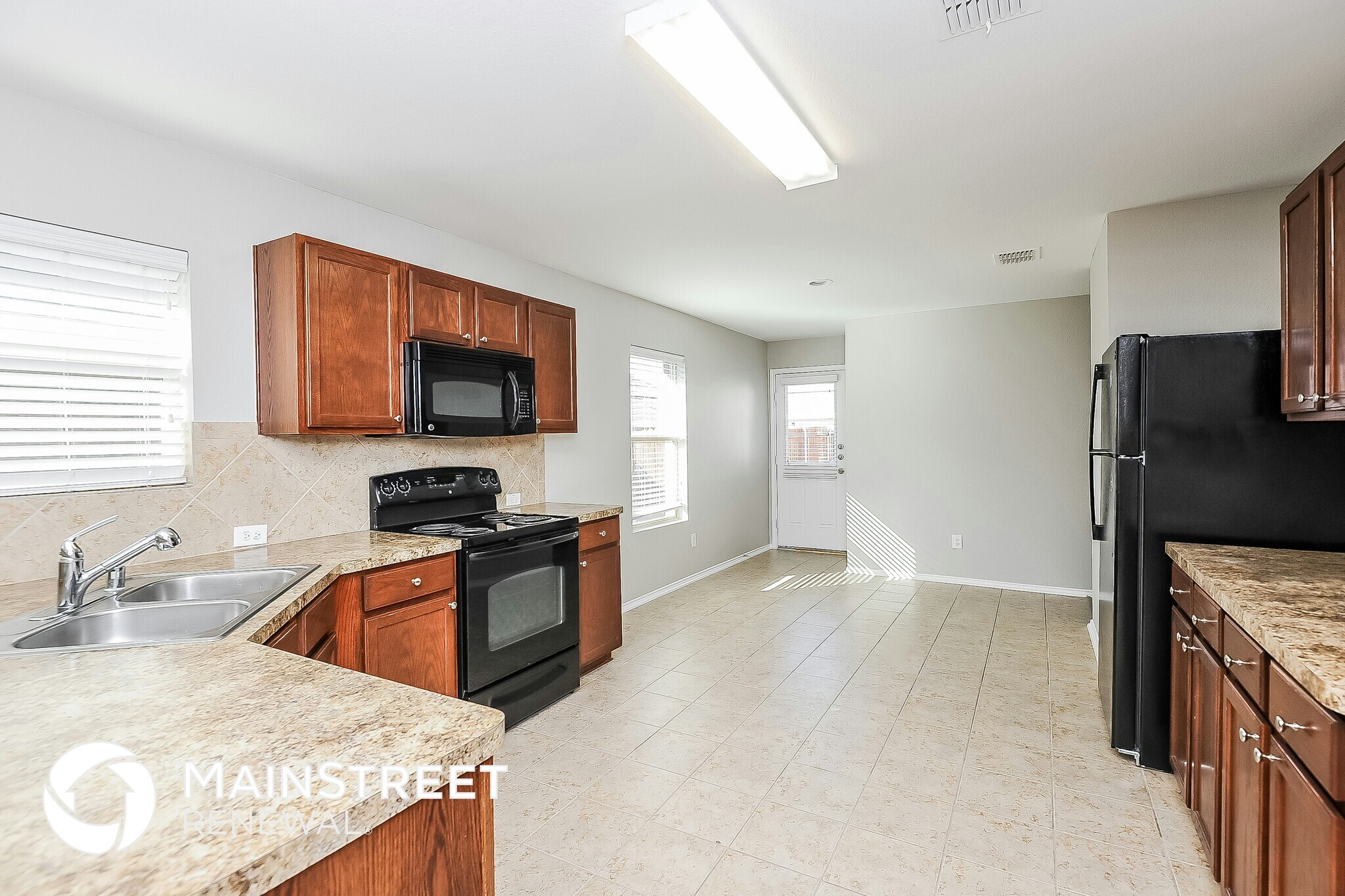 Building Photo - 9013 Sun Haven Way