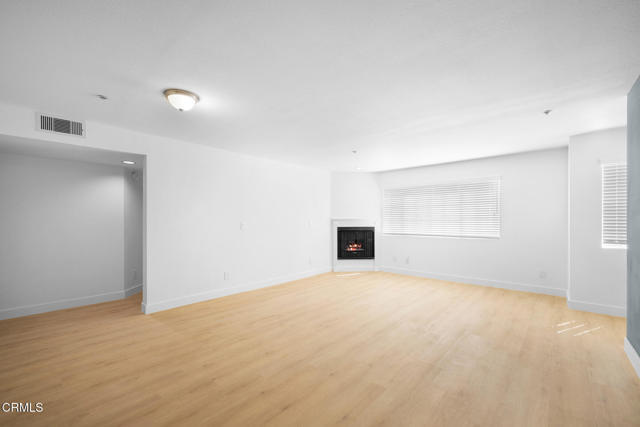 Building Photo - 537 N Adams St