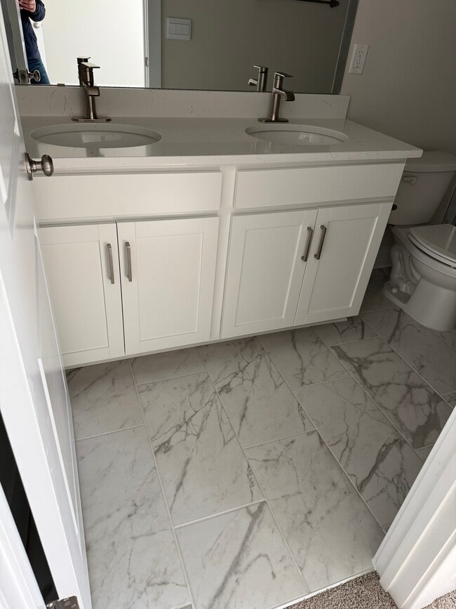 Building Photo - 1802 Blythe Way