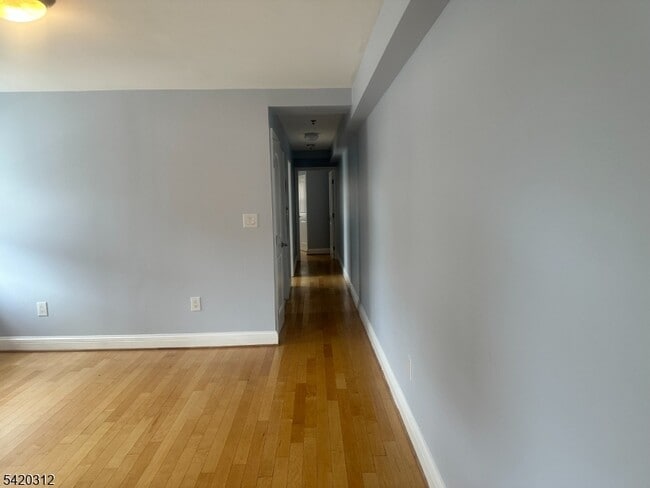 Building Photo - 70 S Munn Ave