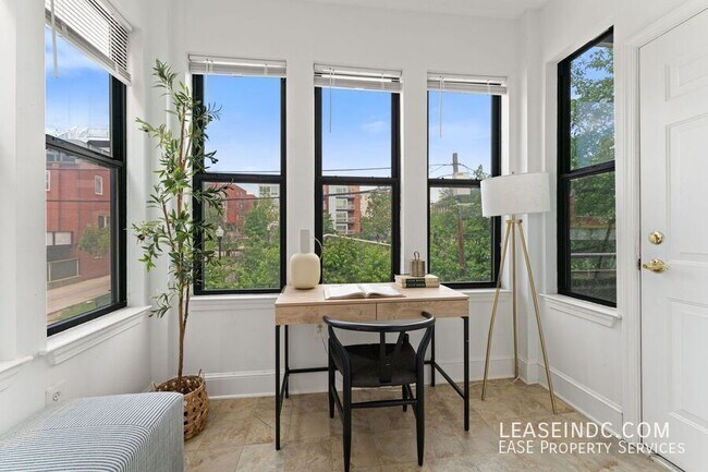 Building Photo - 1419 Clifton St NW
