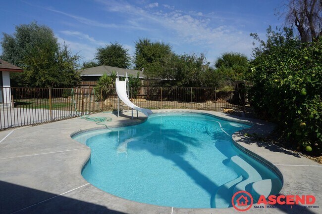 Building Photo - 3 Bedroom Home Off Ming and Ashe Rd!