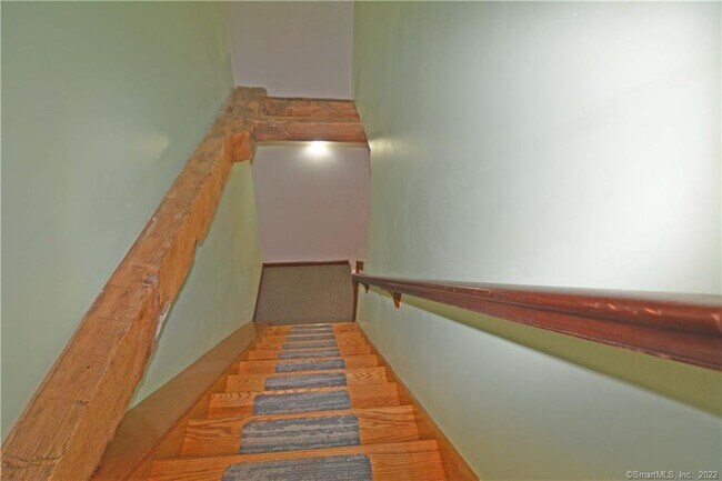 Building Photo - 405 Maple Ave