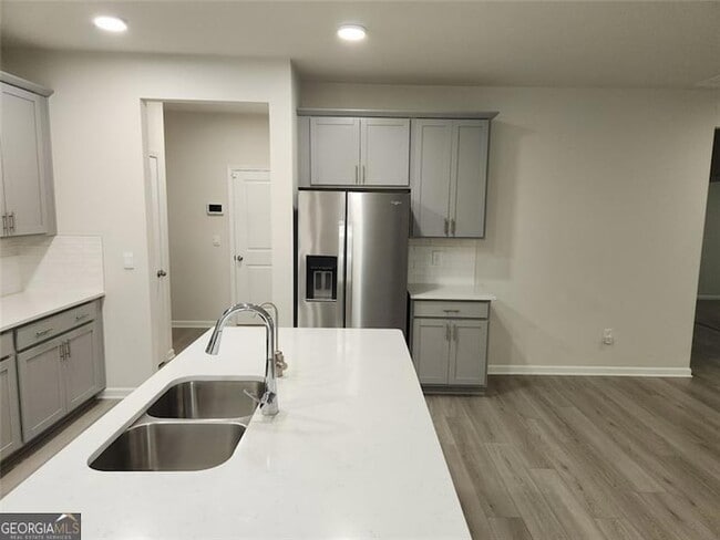 Building Photo - 235 Vly Oak Dr