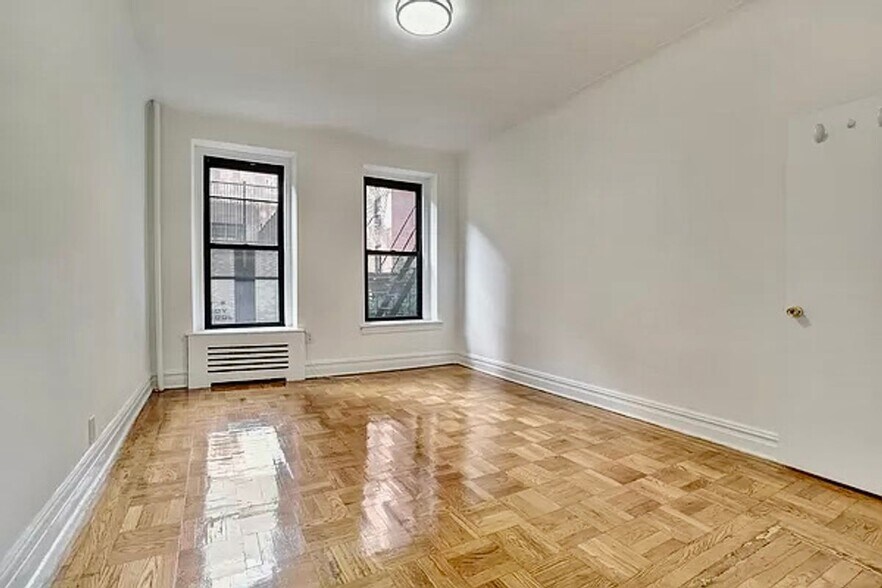 Primary Photo - NO FEE Two Bed on Upper East Side! Won't S...