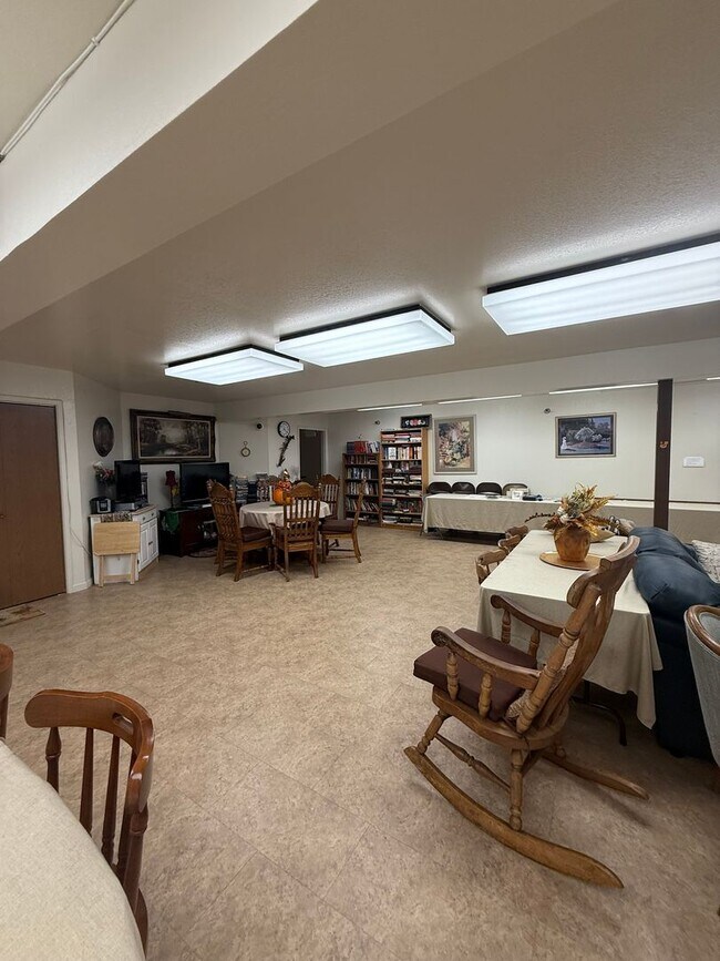 Building Photo - 50% off 1st Months Rent! Low income 62+ 1 bedroom at Vista Prieta!