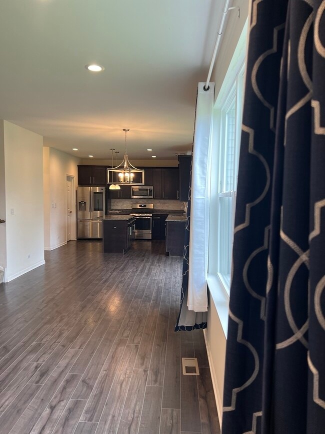 Building Photo - 654 Otter Way