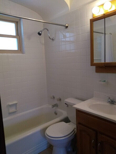 Bathroom - 3002 French St