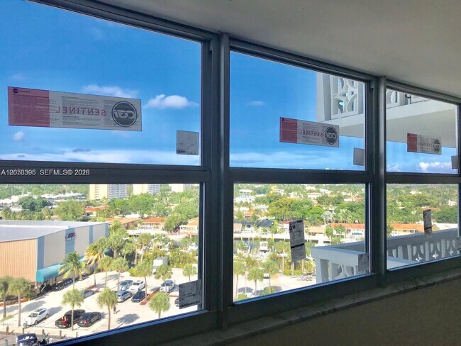 Building Photo - 13155 Ixora Ct