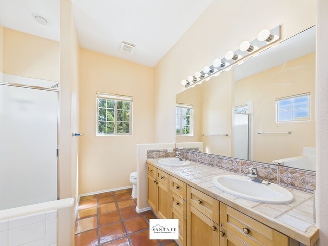 Building Photo - Two Story Home in Desirable Subdivision