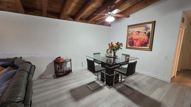 Building Photo - 6924 SW 114th Pl