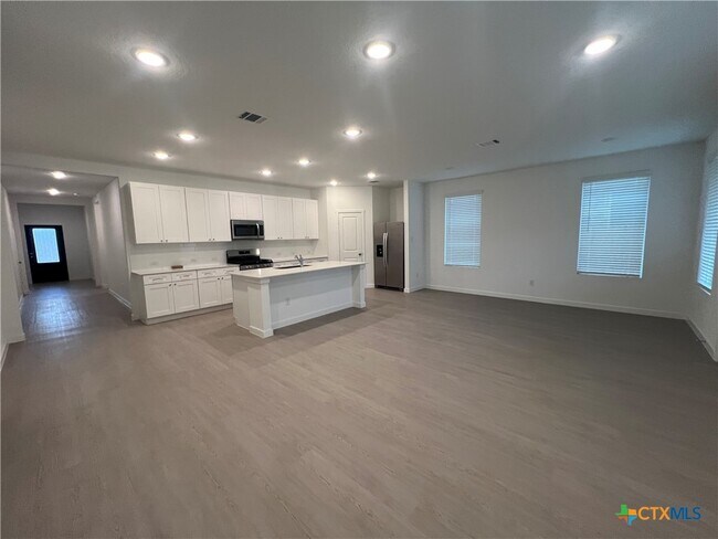 Building Photo - 8908 San Carlos