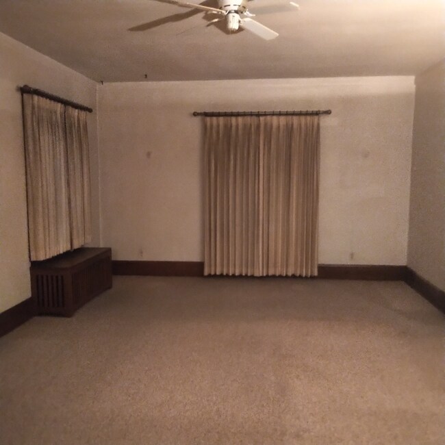 Building Photo - 467 W William St