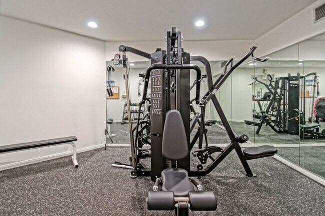 Building Photo - Remodeled Corner 3+2 Unit with Luxury Finishes Near Century City & Westwood