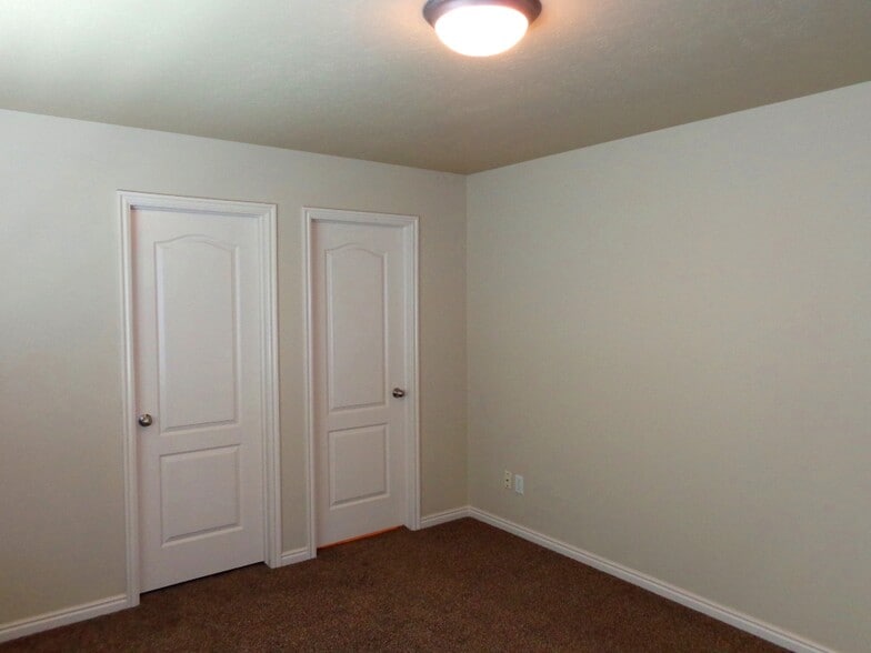 Building Photo - 2022 Juniper Dr