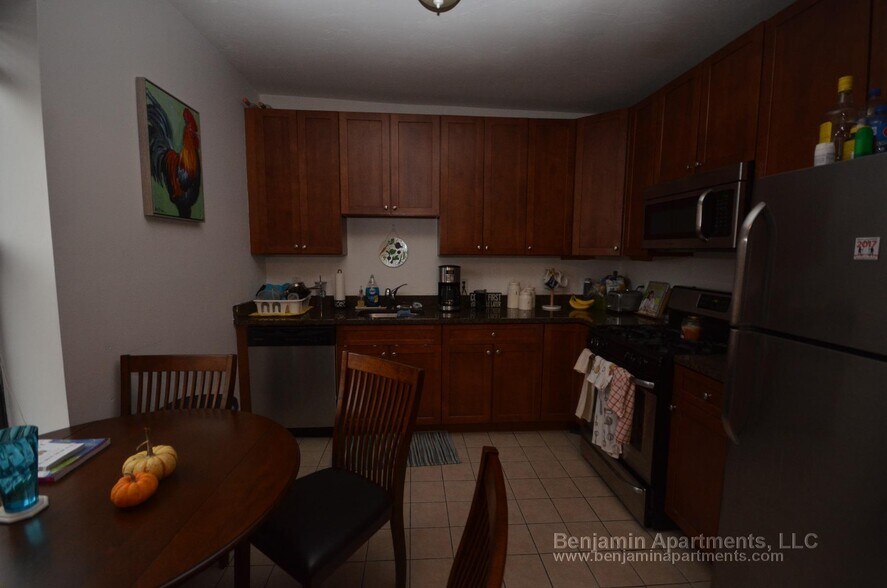 Building Photo - 878 Huntington Ave