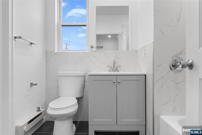 Building Photo - 51 E Main St