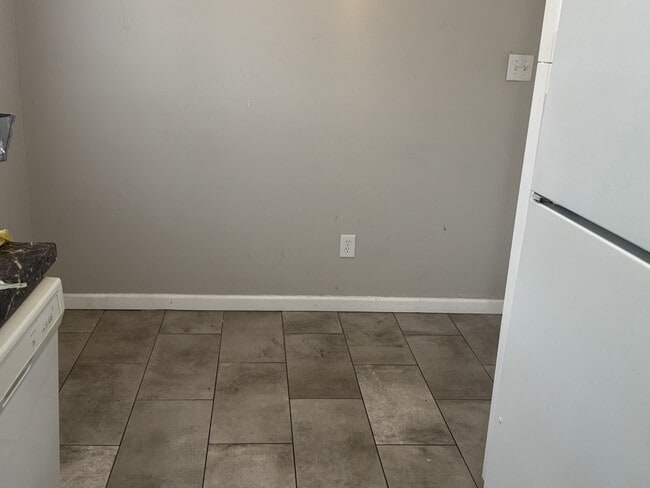 Building Photo - 6744 Bellefontaine Ave