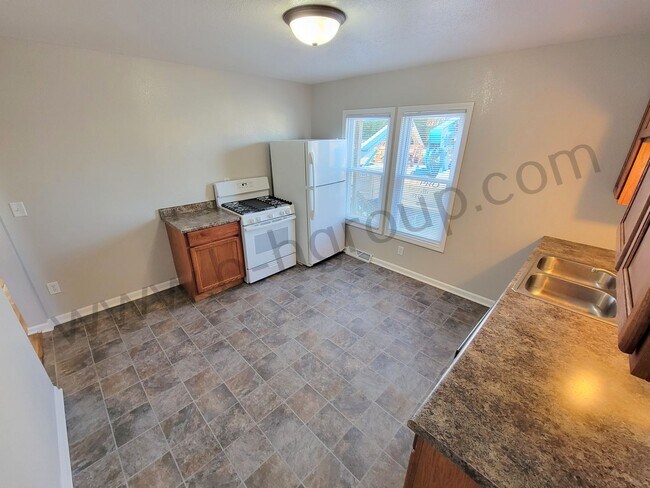 Building Photo - 6411 32nd Ave