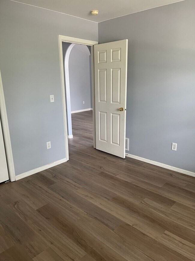Building Photo - 741 N River Rock Dr