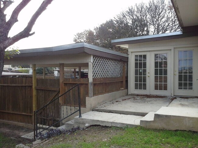 Building Photo - 4002 Glenrock Dr